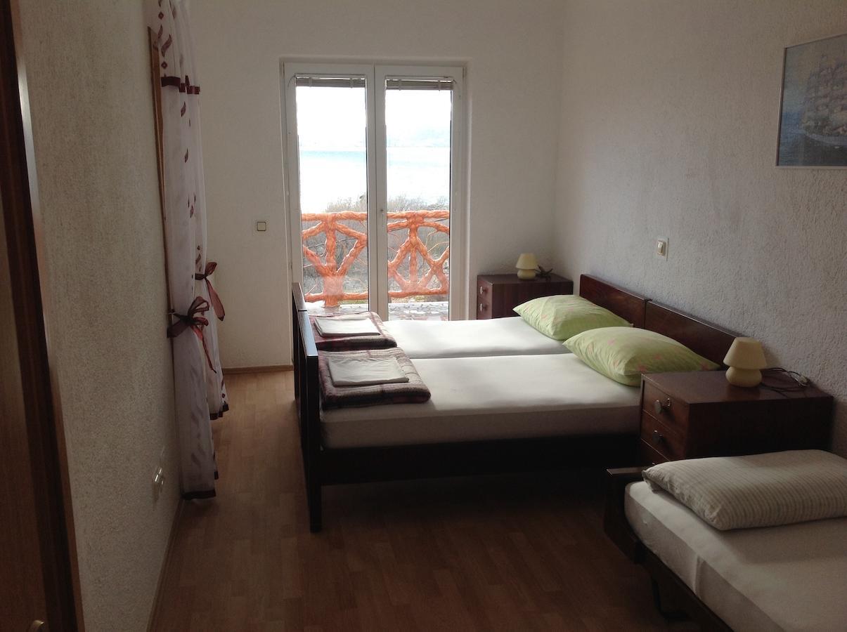 Katarina Apartments And Rooms Sibinj Krmpotski Rum bild